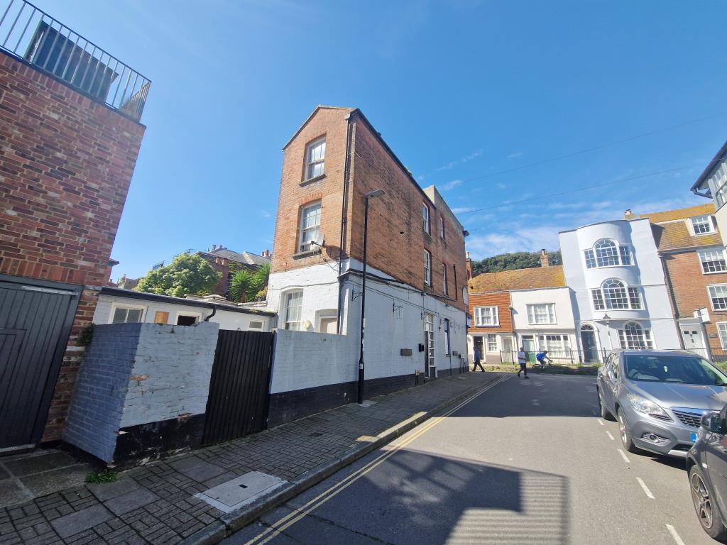 Lot: 126 - FORMER PUB WITH POTENTIAL - Rear of pub